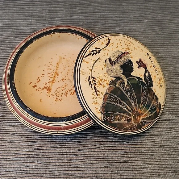 GREEK HANDPAINTED PYXIS OF GODESS APHRODITE - Picture 4 of 6